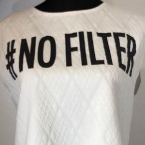 Women’s White top sleeveless printed medium size